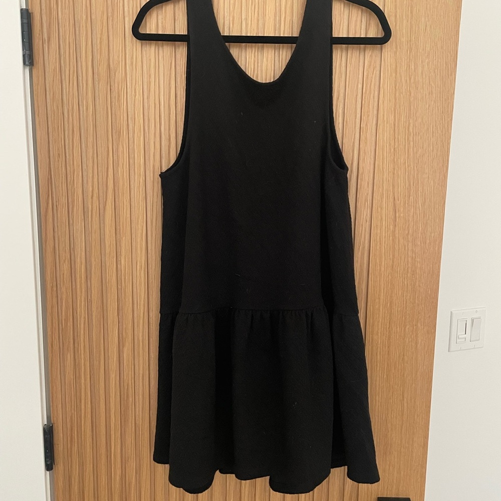 Continued bulk clothing listing